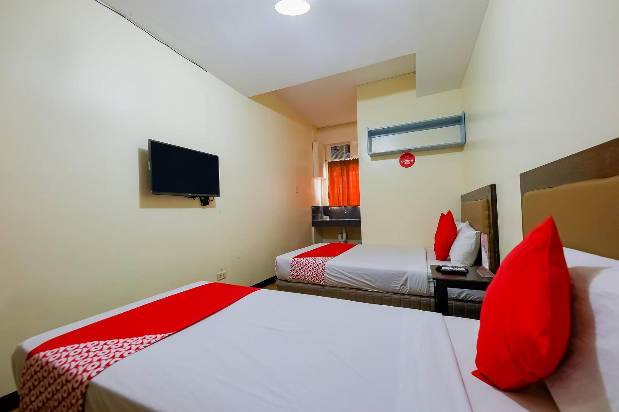 Oyo 431 Apollo 11 Apartelle Pasay Bagian luar foto