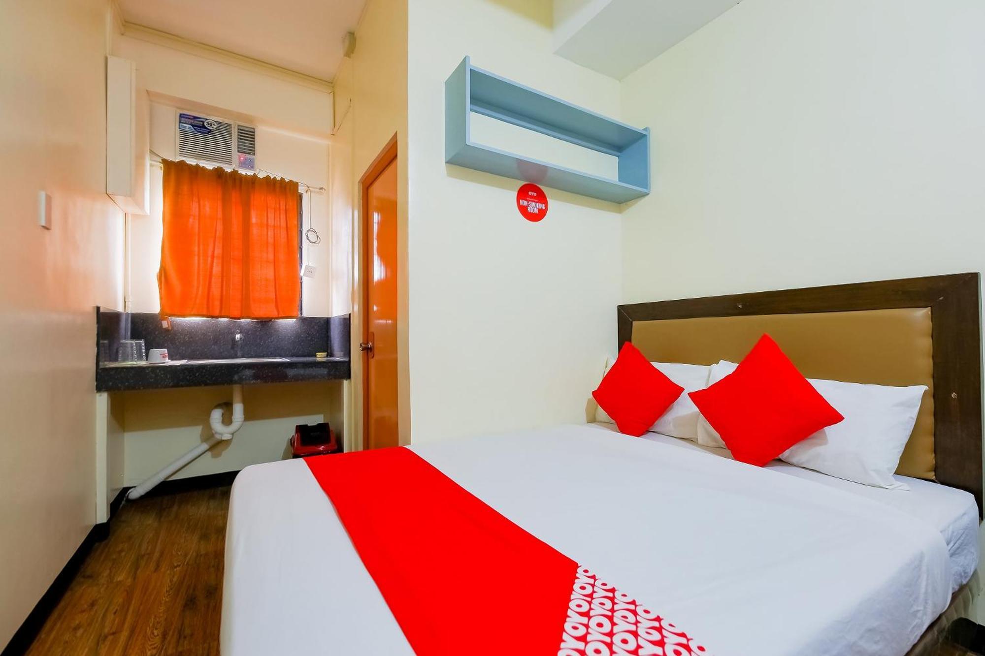 Oyo 431 Apollo 11 Apartelle Pasay Bagian luar foto