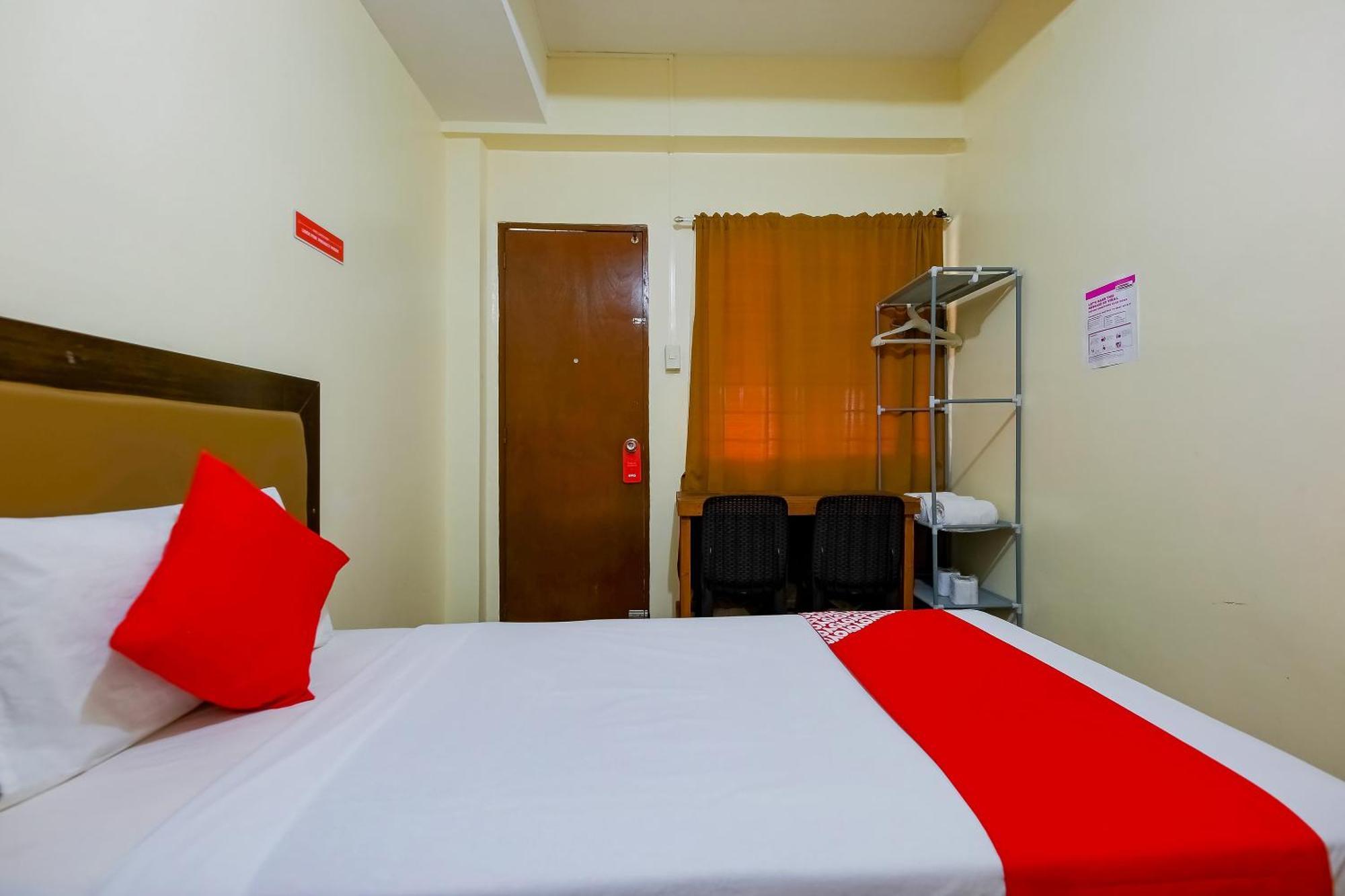 Oyo 431 Apollo 11 Apartelle Pasay Bagian luar foto