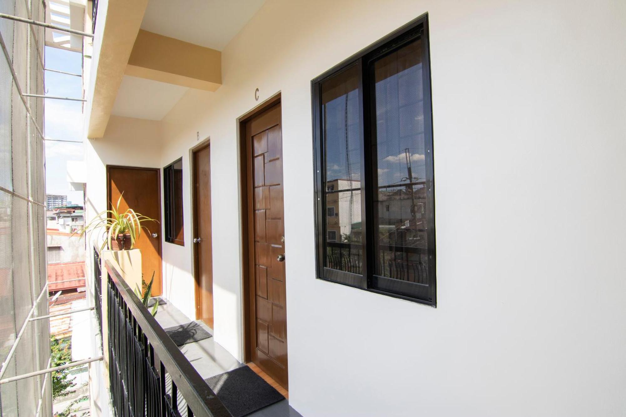 Oyo 431 Apollo 11 Apartelle Pasay Bagian luar foto