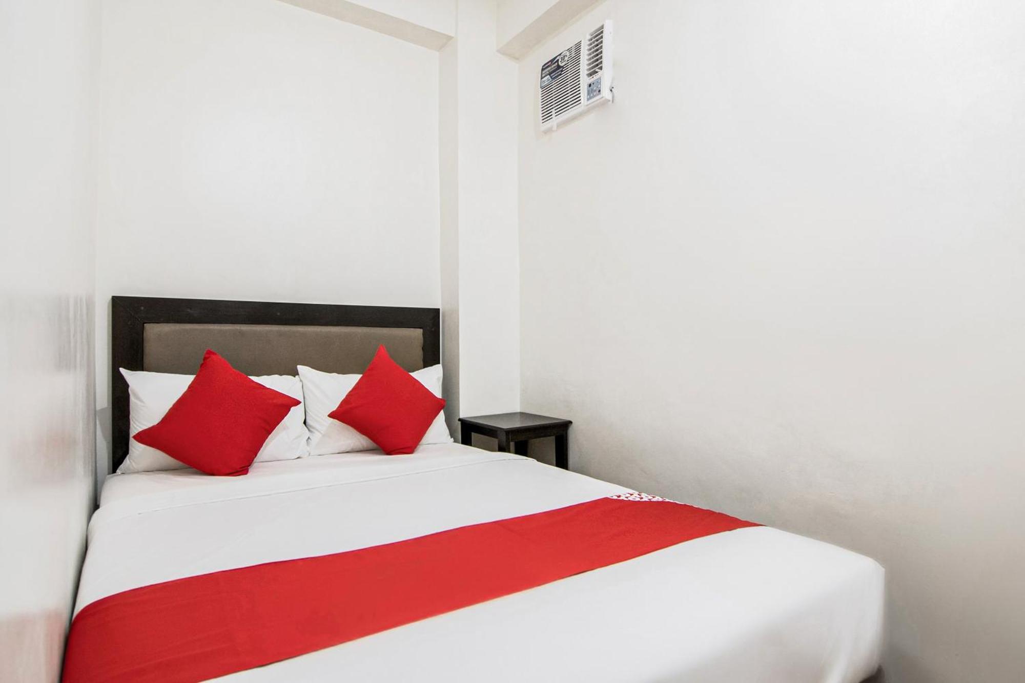 Oyo 431 Apollo 11 Apartelle Pasay Bagian luar foto