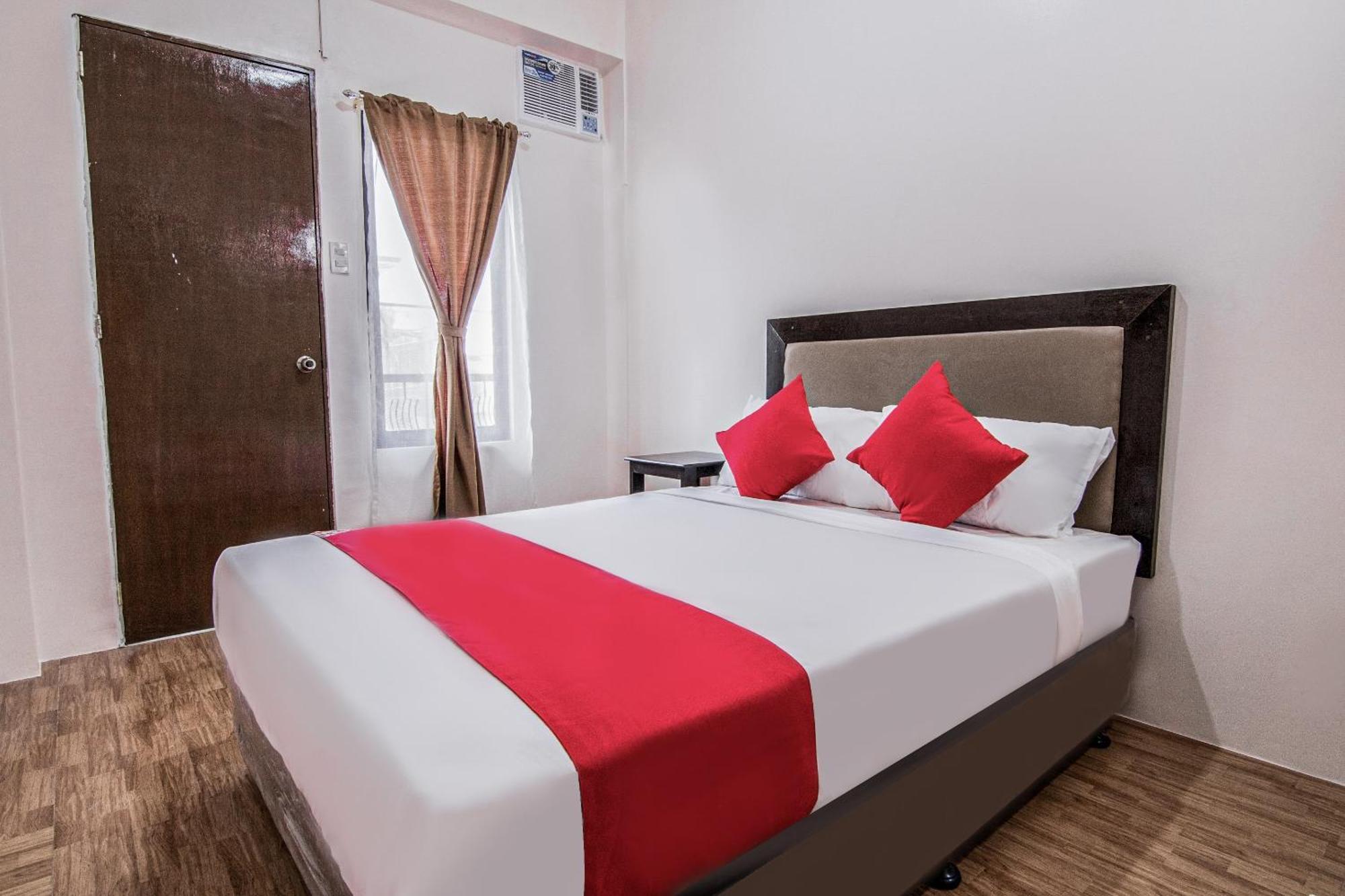 Oyo 431 Apollo 11 Apartelle Pasay Bagian luar foto